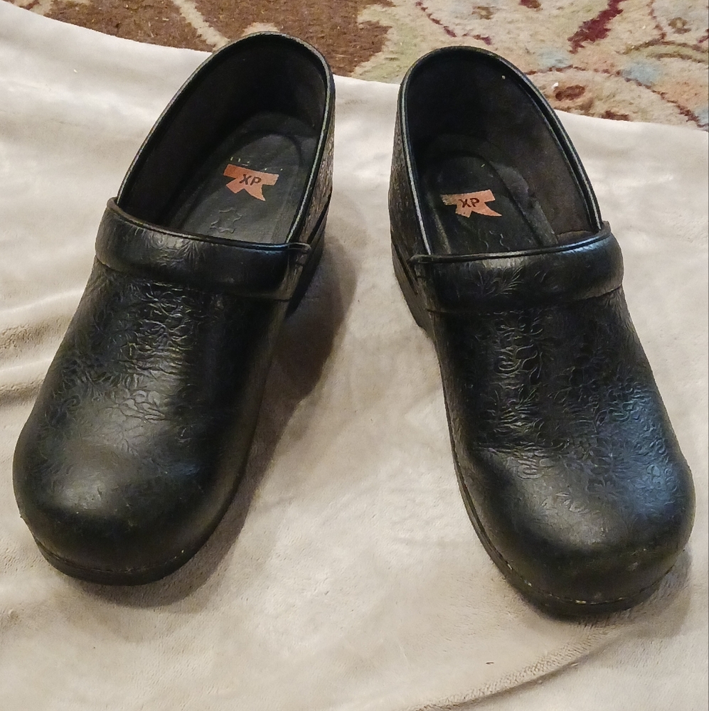 Dansko size 41 clogs